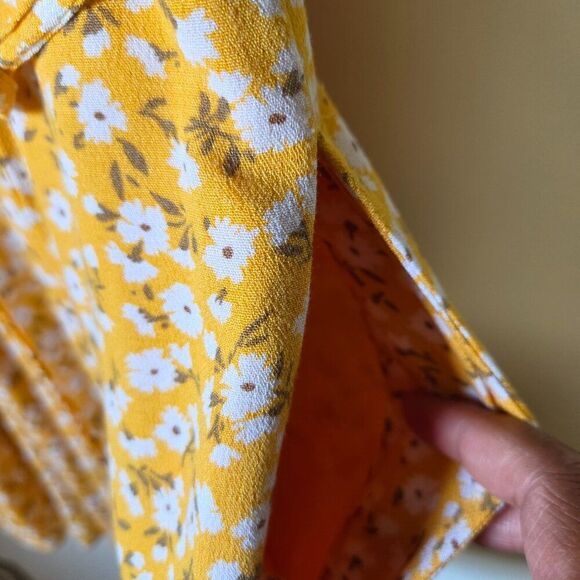 EUC ABERCROMBIE & FITCH YELLOW DITSY FLORAL V NECK BUTTON DOWN SHORT DRESS SZ SM - Picture 9 of 15